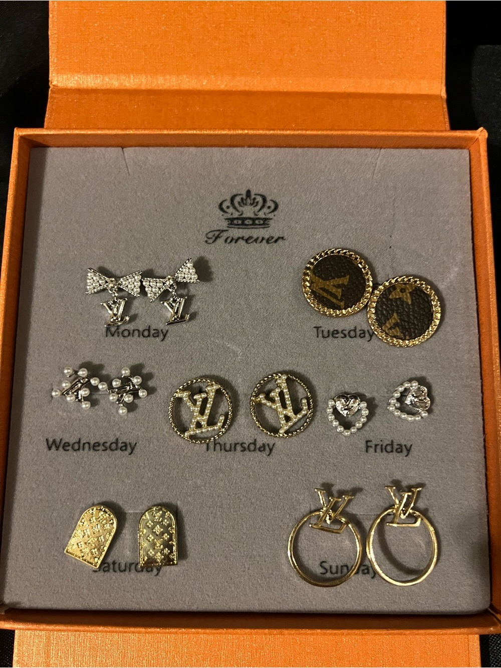 Fashion LV Earring Set (7 days) - Picture 2 of 8